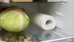 Here you can find out why putting a paper towel in the refrigerator is a secret that makes your life easier.