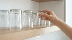 Why glasses and cups should be stored upside down: remember this for the rest of your life